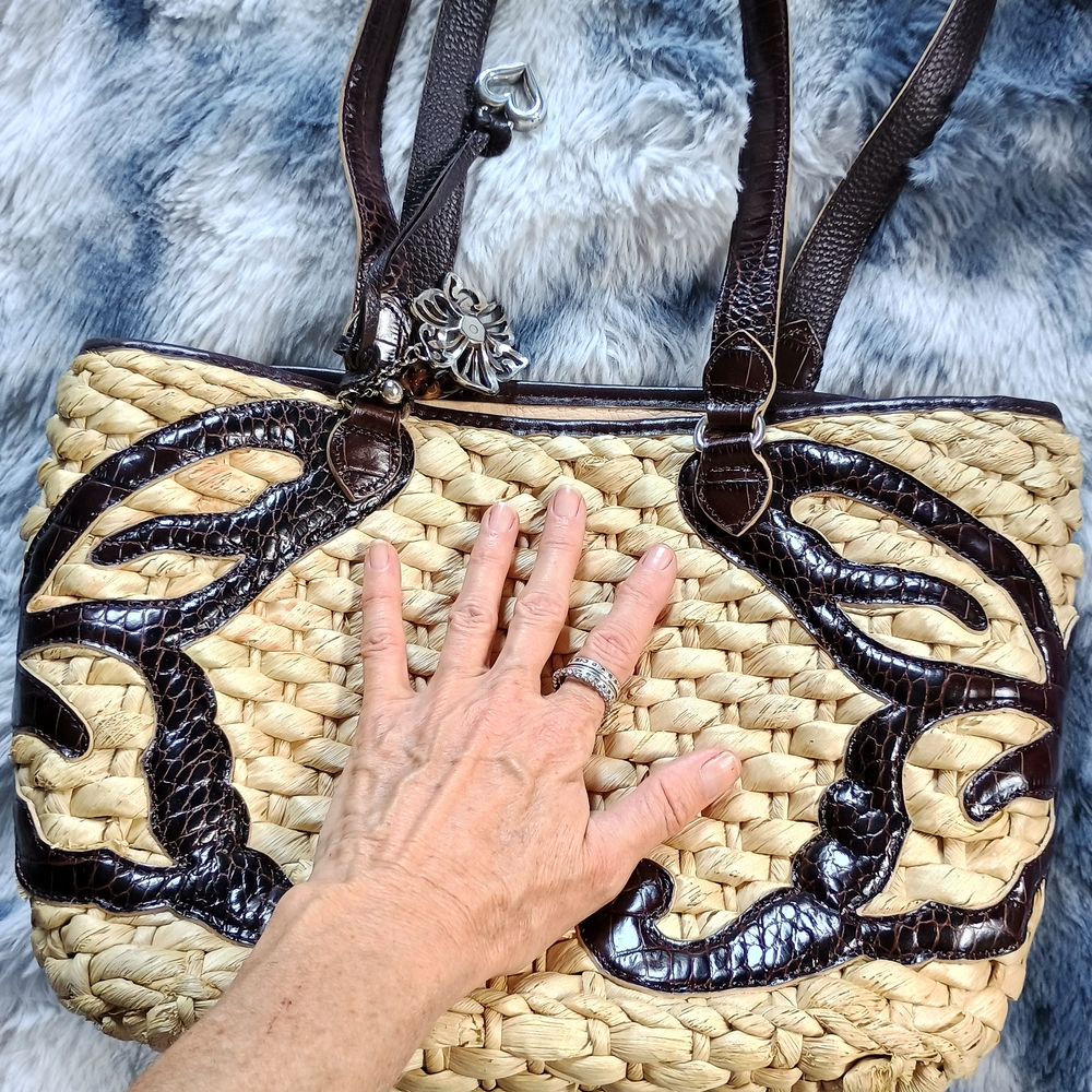 Beautiful Brighton straw and leather butterfly shoulder tote bag, 9x14, designer - Picture 13 of 14